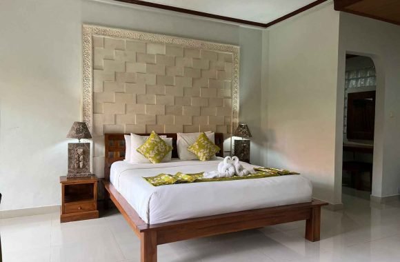 Three Brother Villa Legian