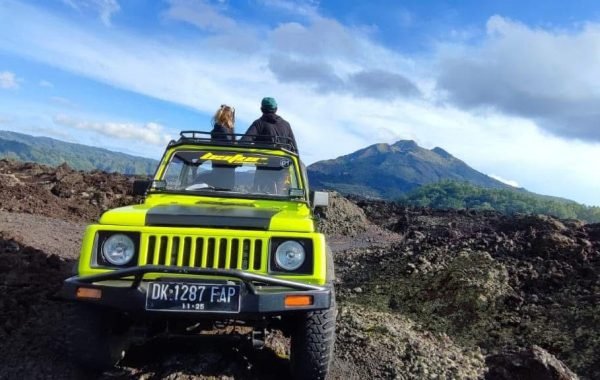 Galang Kangin Jeep Tour and Hiking