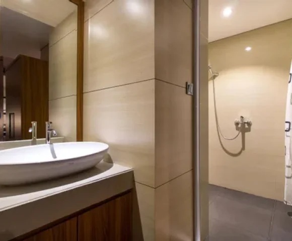 Executive Bathroom